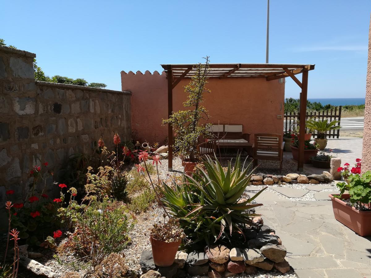 Bed and Breakfast Andrea E Valentina С'Аркитту-Кульери Экстерьер фото