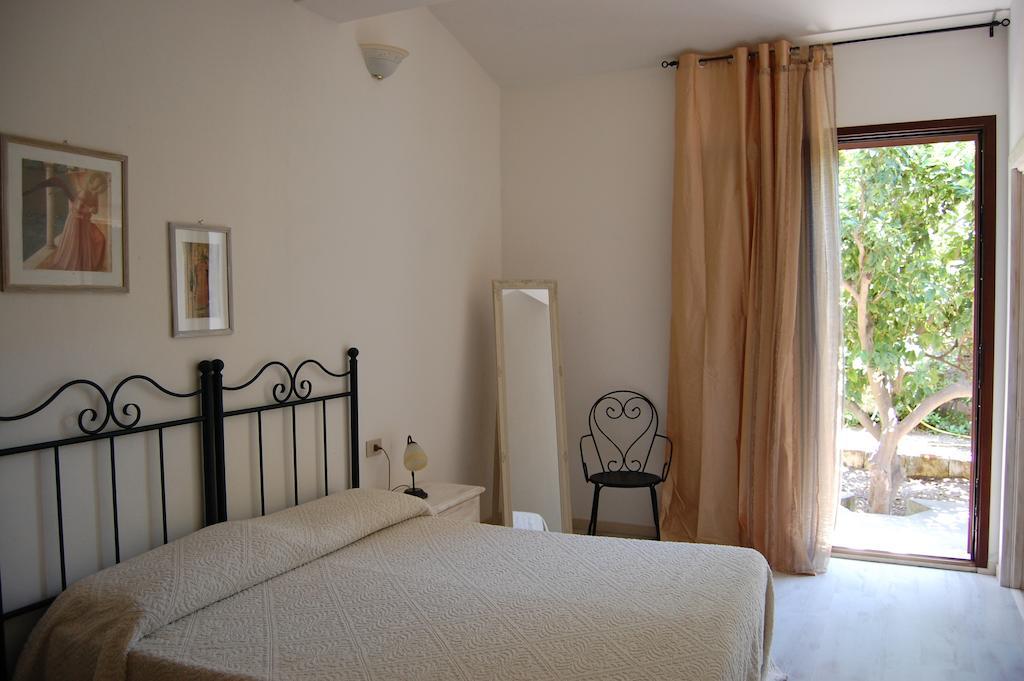 Bed and Breakfast Andrea E Valentina С'Аркитту-Кульери Номер фото